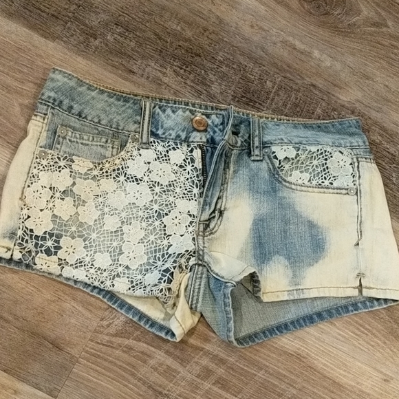 American Eagle Outfitters Pants - AE crochet acid wash shorts